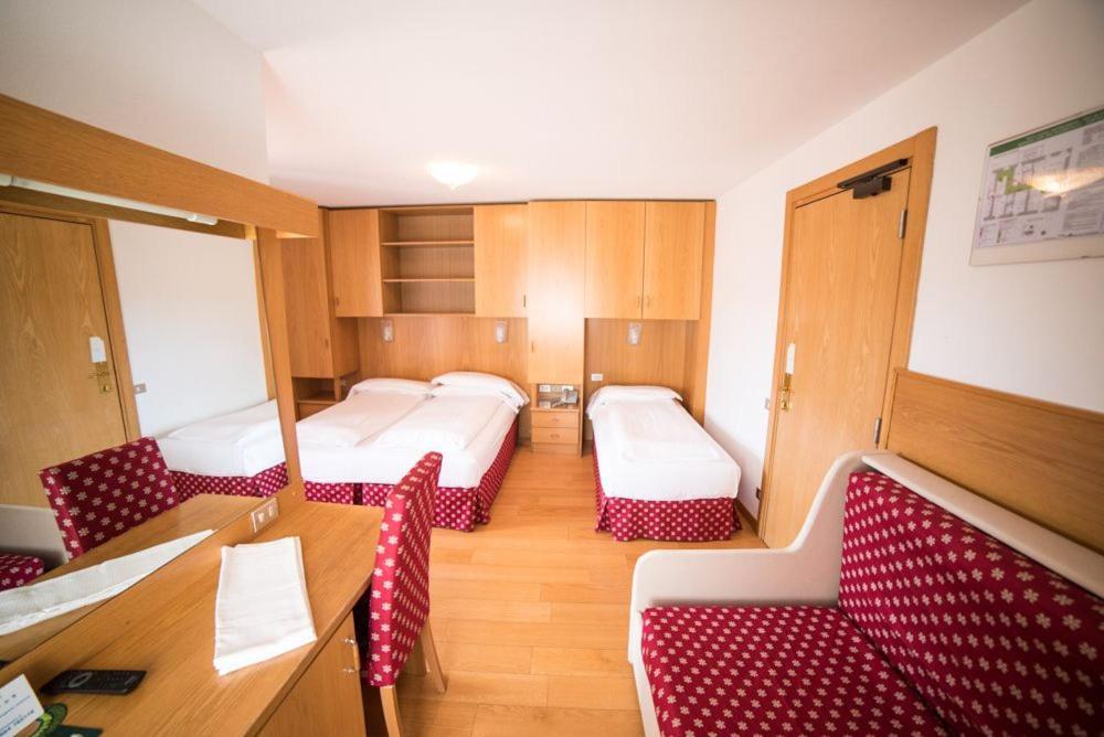 Hotel Due Spade Folgaria Ngoại thất bức ảnh