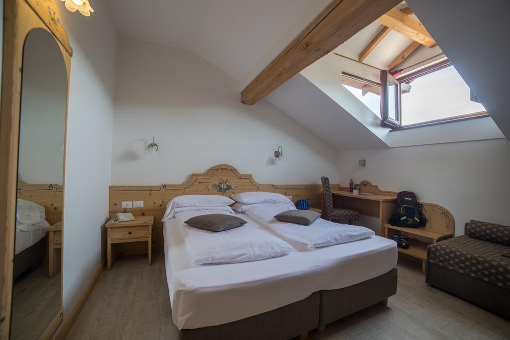 Hotel Due Spade Folgaria Ngoại thất bức ảnh
